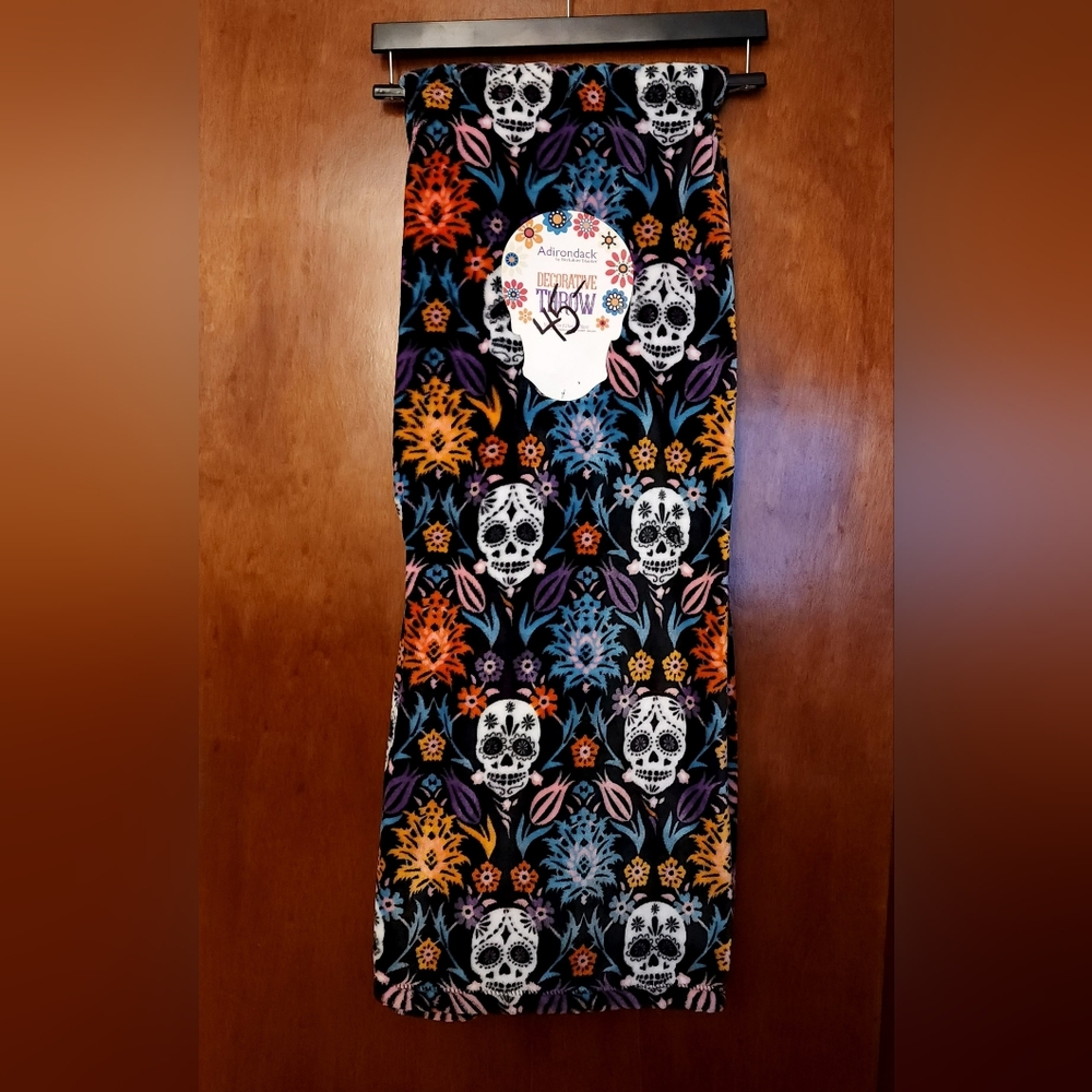 Adirondack by Berkshire Blanket Halloween Skulls Throw 50"x70" Floral NEW